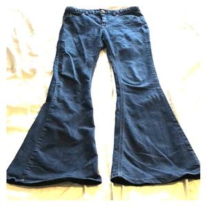Free People bell bottom jeans sz W 27/ 6